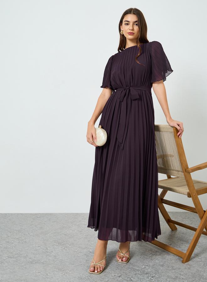 Styli Women Pleated Maxi Dress with Tie-Belt - Image 5